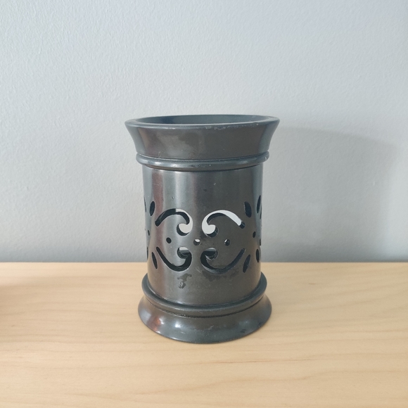 Soapstone oil warmer soapstone black from The Body Shop - Picture 1 of 6